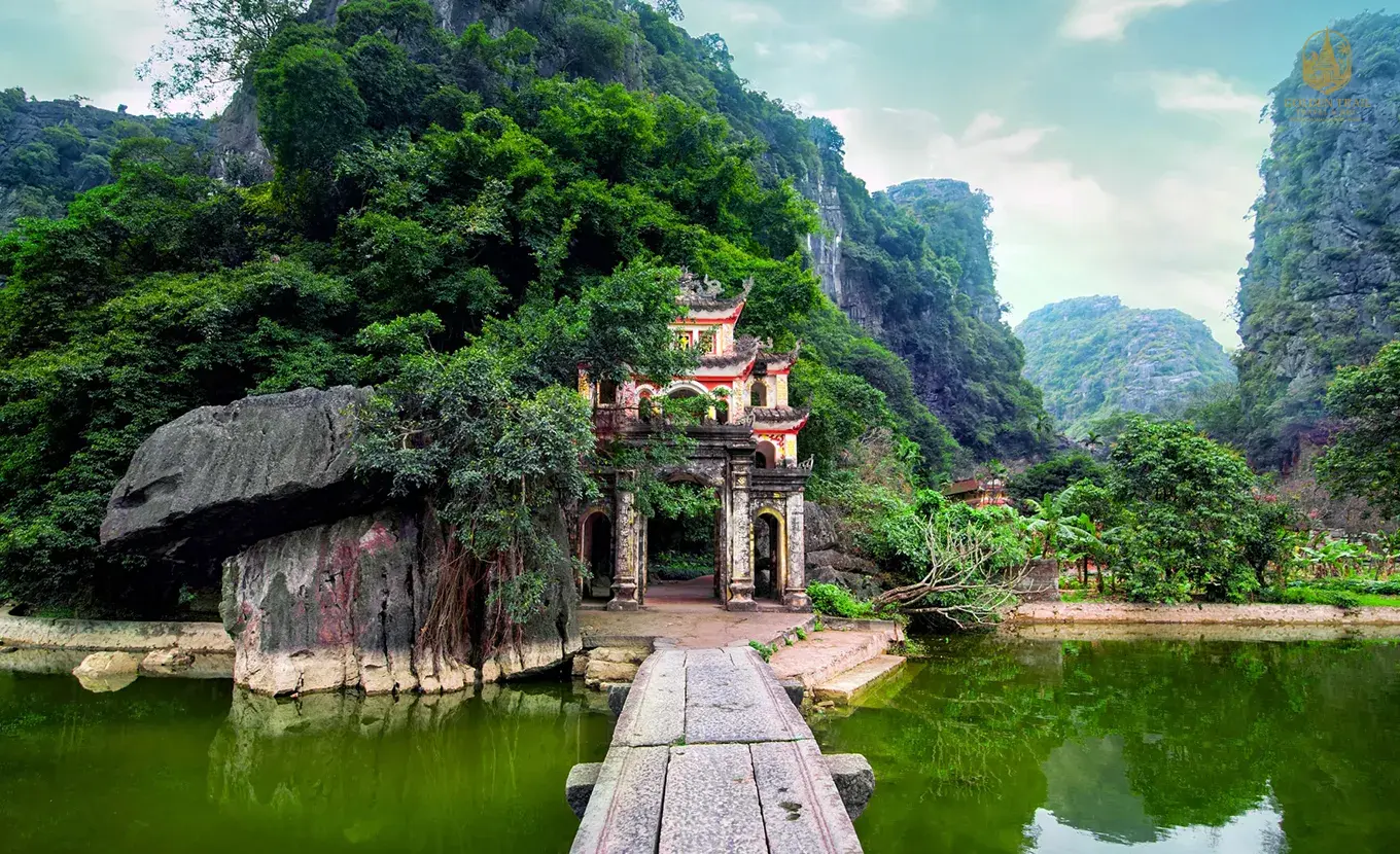 Vietnam Cultural & Wonders 8 Days: Hanoi, Halong Bay, Ninh Binh & Mekong Delta Odyssey